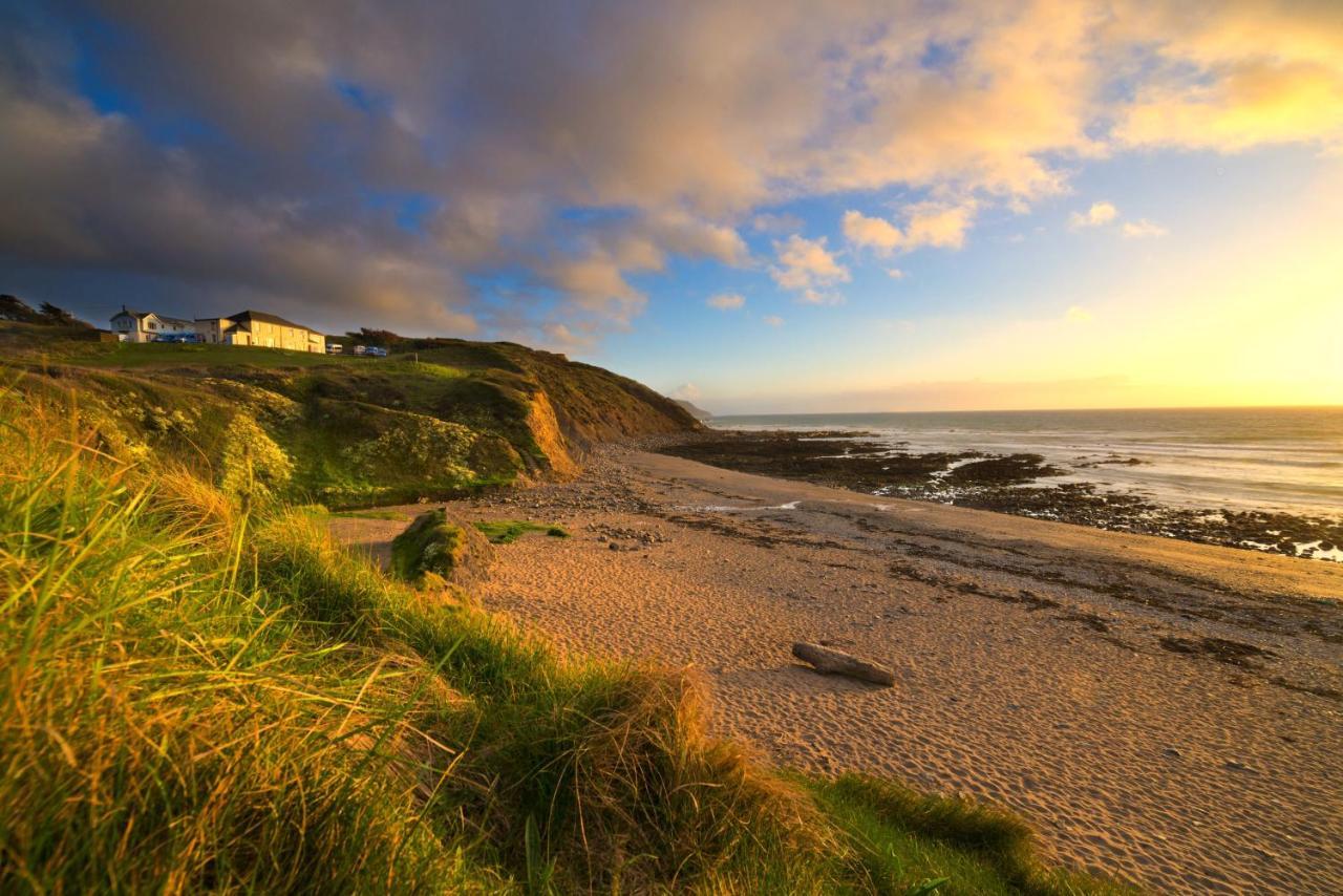 Oa Surf Club Bed & Breakfast Bude Exterior photo